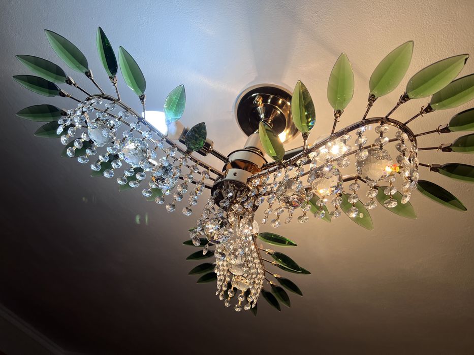 Продам люстру в отличном состоянии