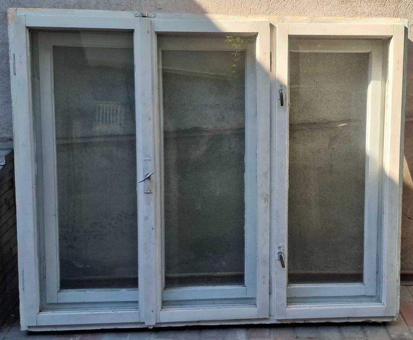 Geam dublu cu 3 canade din lemn cu sticlă