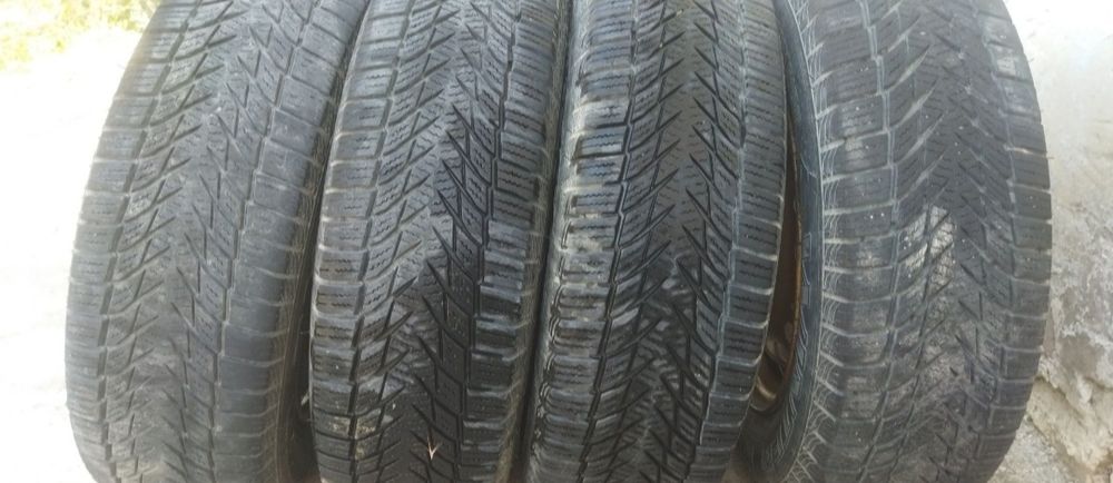 Полный комплект с зимними шинами !