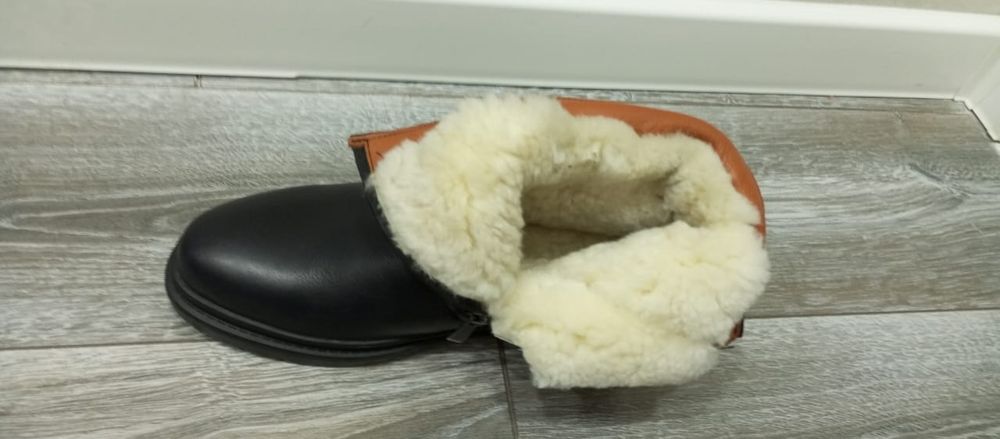 Продам женские зимние сапоги