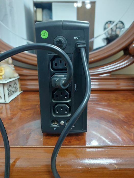 IPPON . Back Office 600, вход напряжения 180-270 В переменного тока