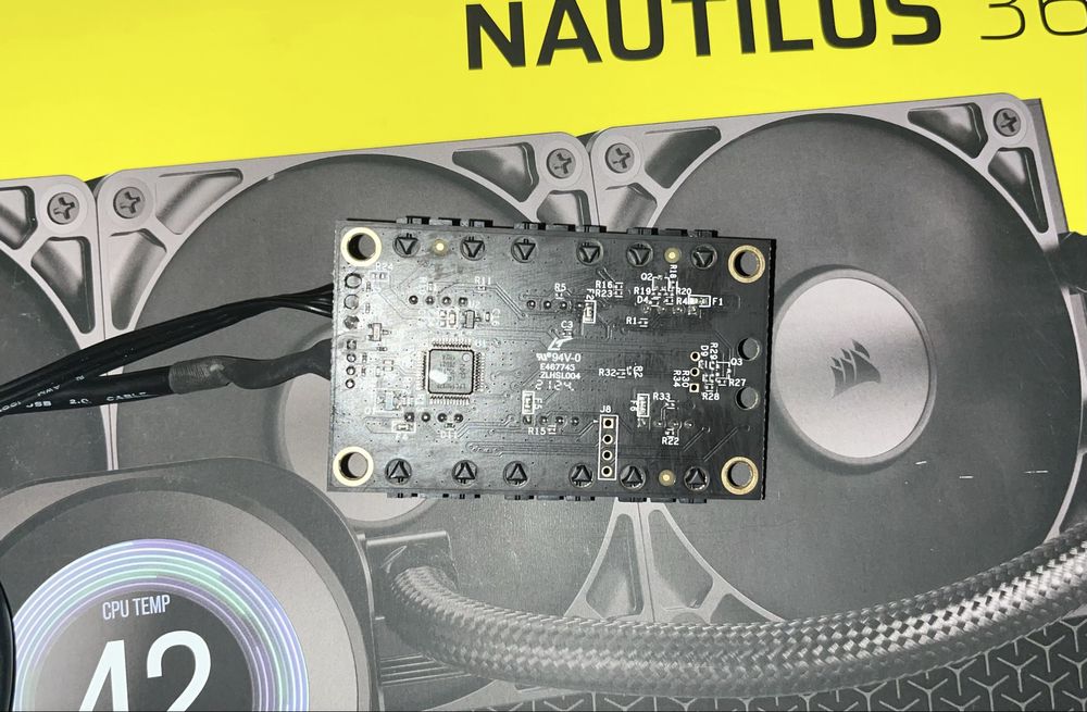 HUB Corsair iCUE Lighting Node CORE Fan/Cooler RGB Controller