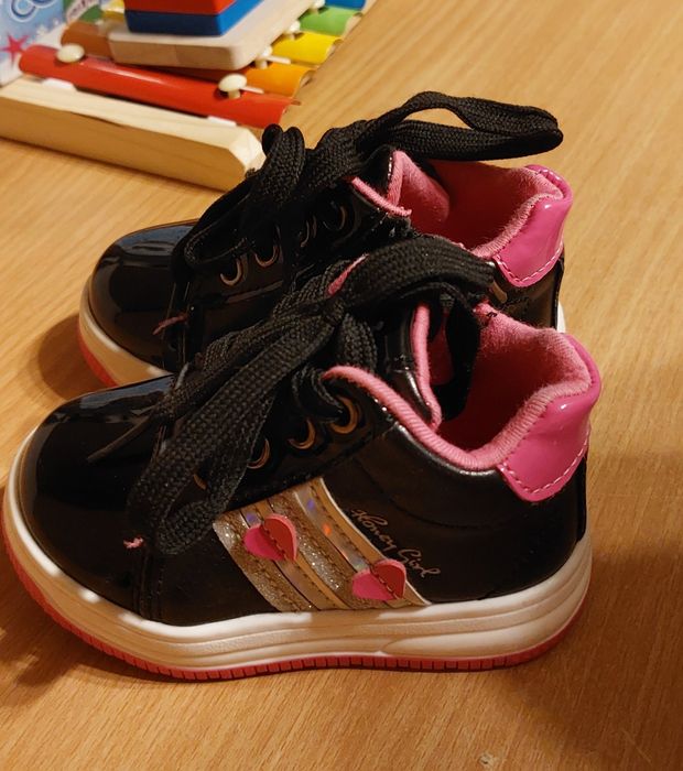 Ботиночки весенние на девочку 20р