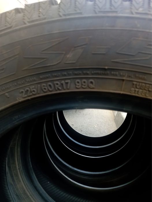Продам зимние Шины 225/60/R17