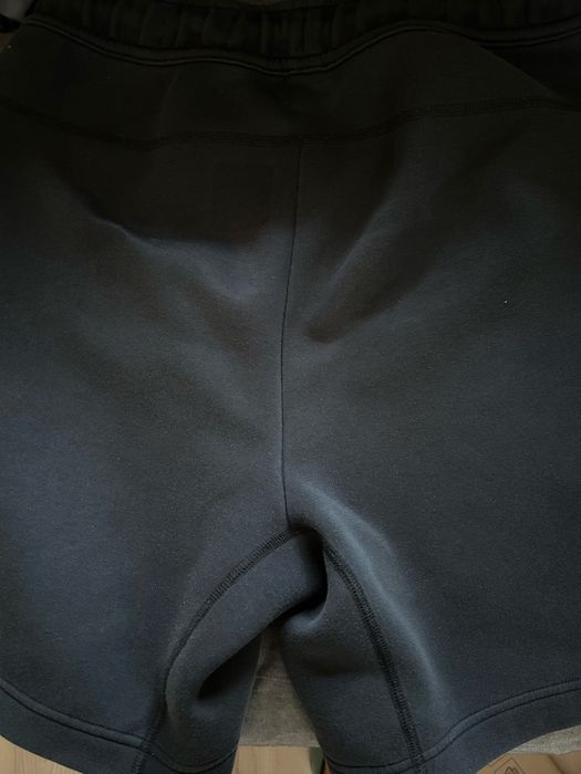 Nike шорти TECH FLEECE