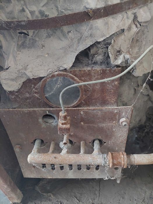 Котёл газовый .мощный.