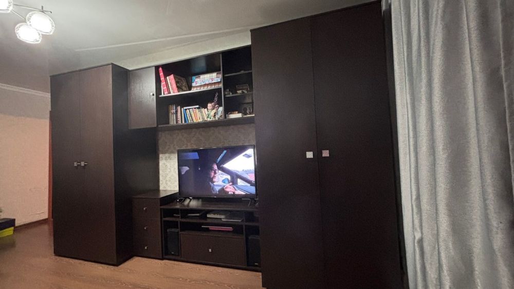 Стенка в гостиную или спальню