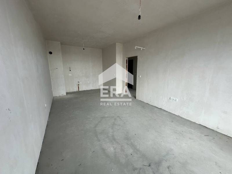 Продава се Двустаен апартамент в Варна, Левски - 69 кв.м за 2174 €/кв.м - Снимка #4