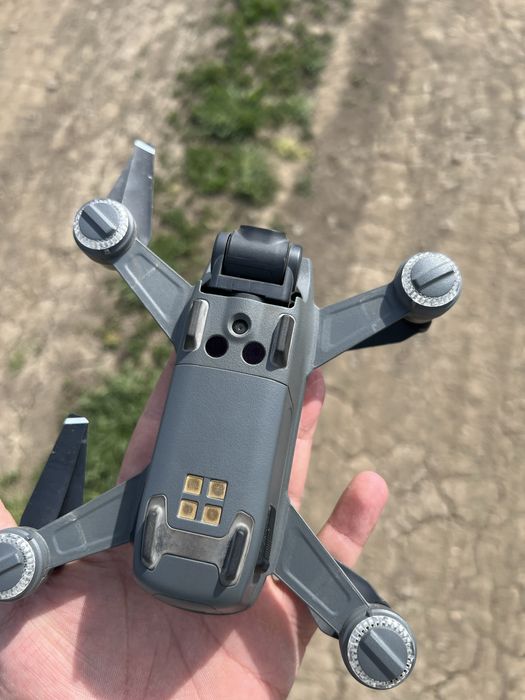 Vând drona dji spark o baterie +inălțătoare cumparate +cutie