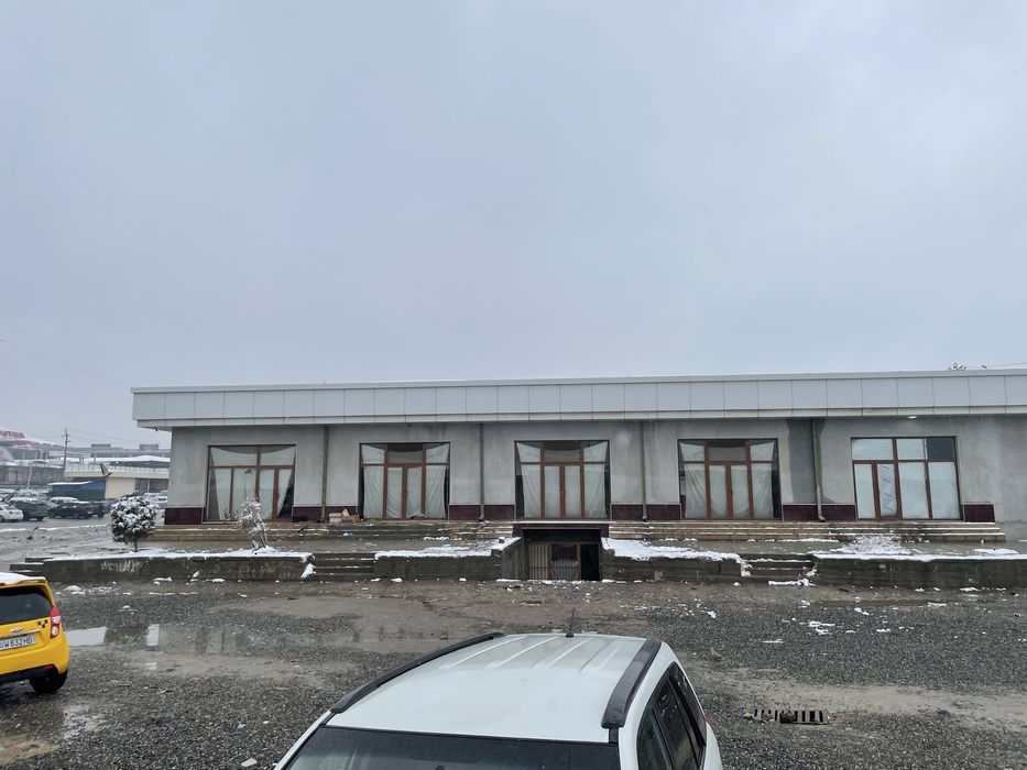 1200 kv.m tijorat binosi — Yangi bozor ro‘parasida
