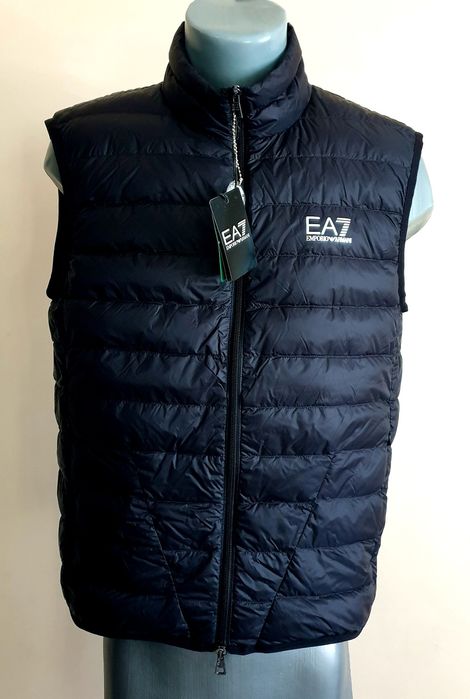 Emporio Armani EA7 Down Vest Mens Size M 2бр НОВО! ОРИГИНАЛ Мъжки Пухени Елеци!
