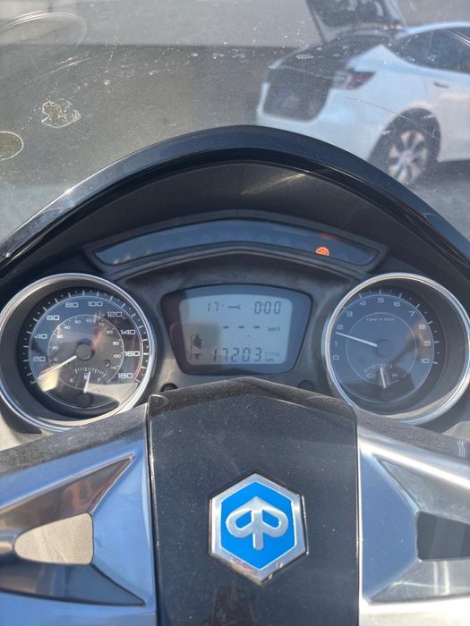 Vand Piaggio X10