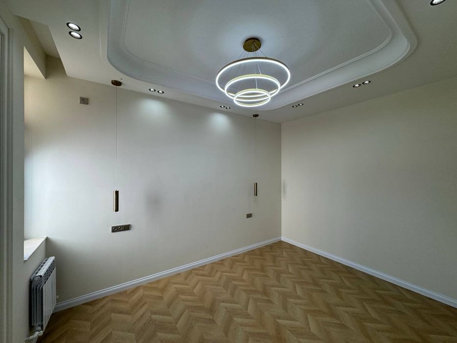 4 қаватли 2 та террасали 7 хонали 330 квадратли енги хонадон сотилади