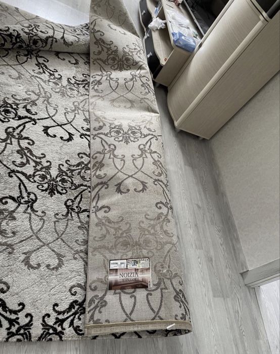 Ковер 2*3 в отличном состоянии