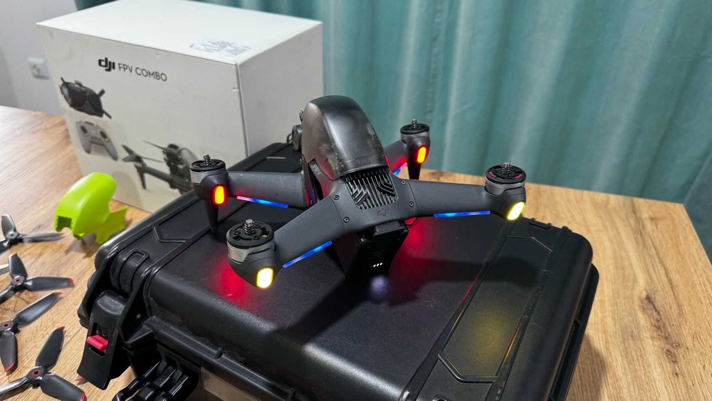 Продавам DJI FPV Combo + Куфар PGYTECH – Неразличим от нов (5 ч. полет)!