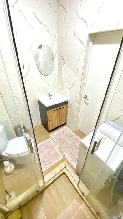 сдам 1 ком посуточно