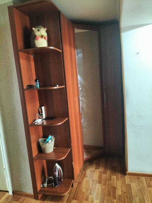 Продам Шкаф угловой