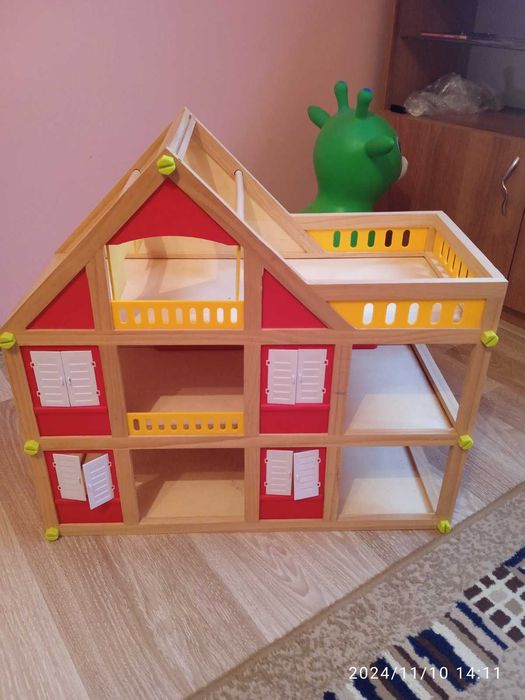 Детски играчки, дървена къщичка