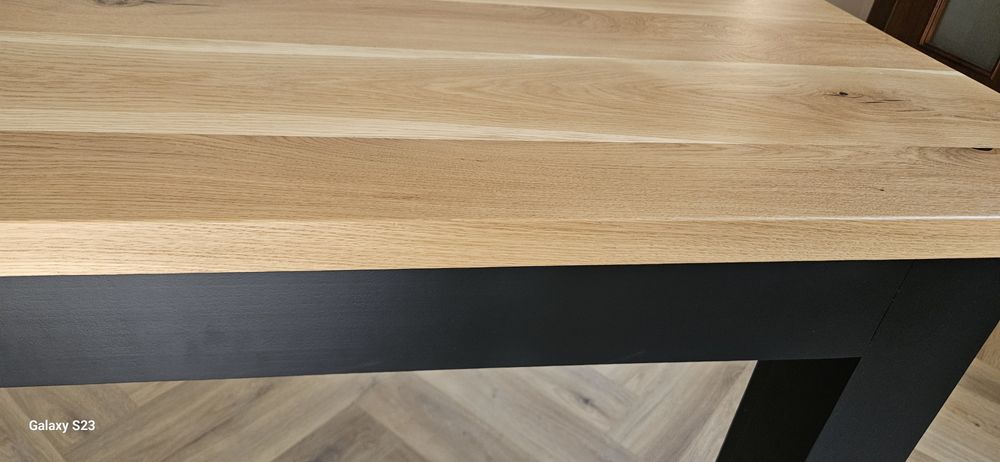 Трапезна маса с плот от естествен дъб