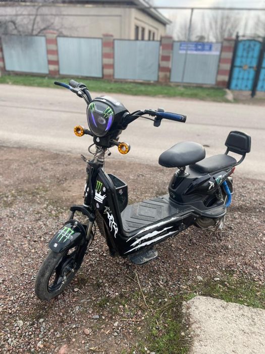 Мопед продаетса хорошом сомтояни