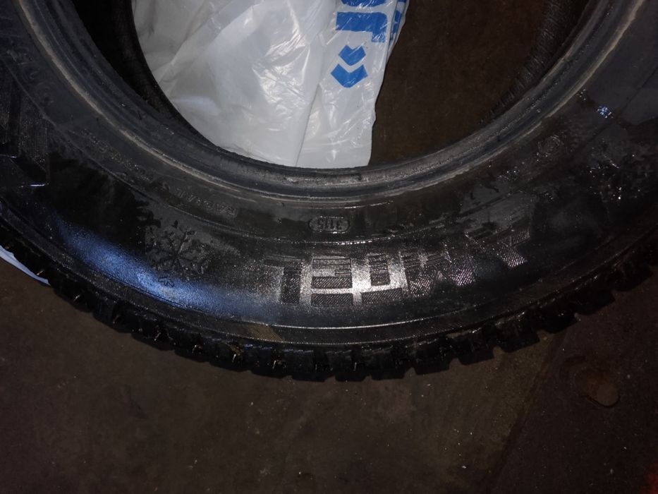 Продам шины комплект 4 штуки
