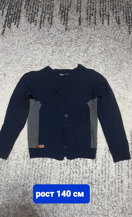 Продам школьную одежду