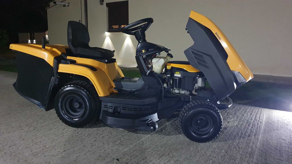 Vand tractor tuns gazon STIGA ESTATE 2398HW, 586cmc, 18 CP, benzina