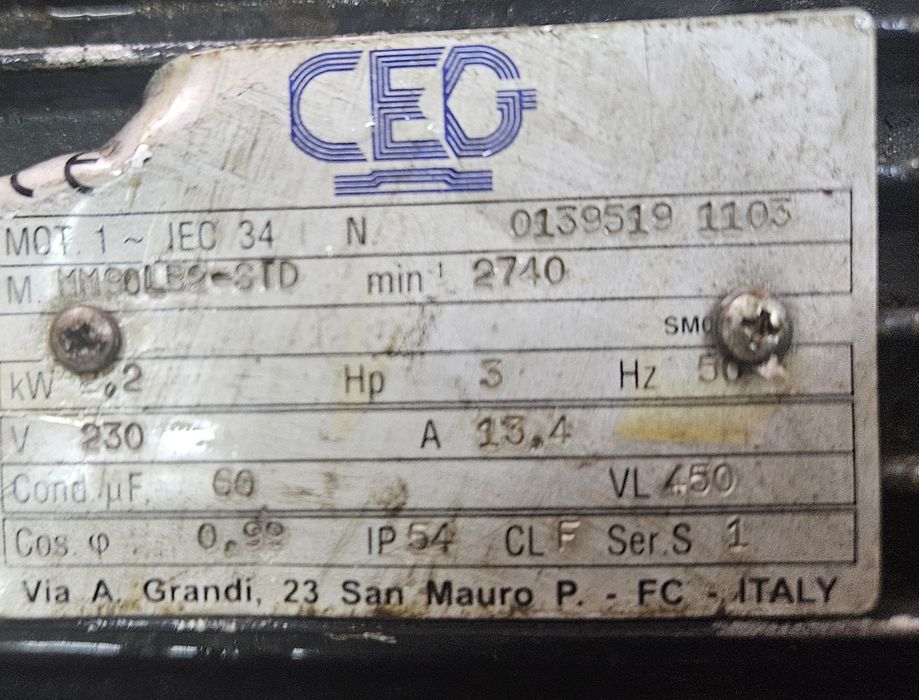 Продам электро двигатель б/у