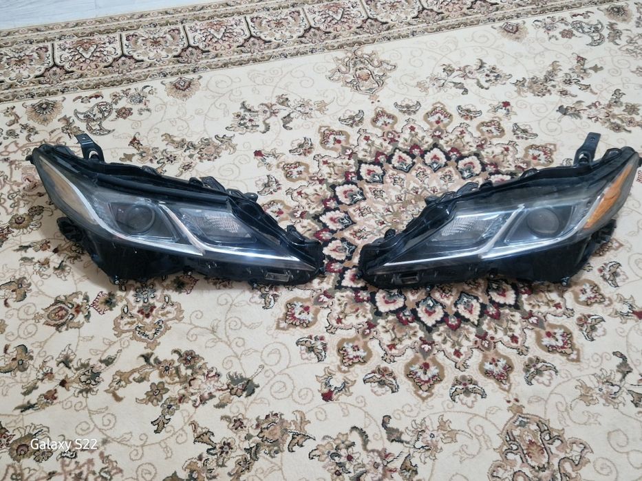 Продам комплект фар камри 70
