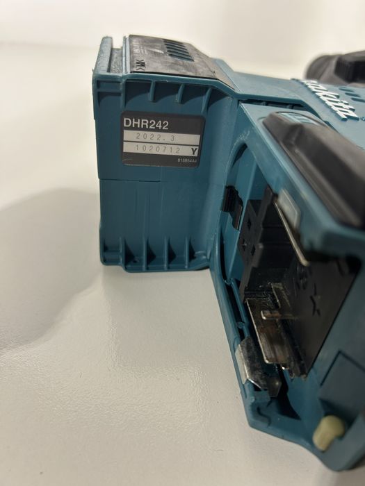 Makita DHR 242 rotopercutor