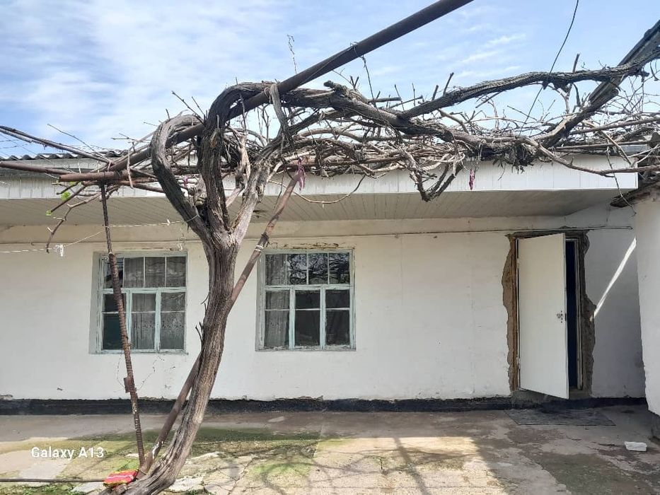 Продаётся дом в Кибрае с земельных участком