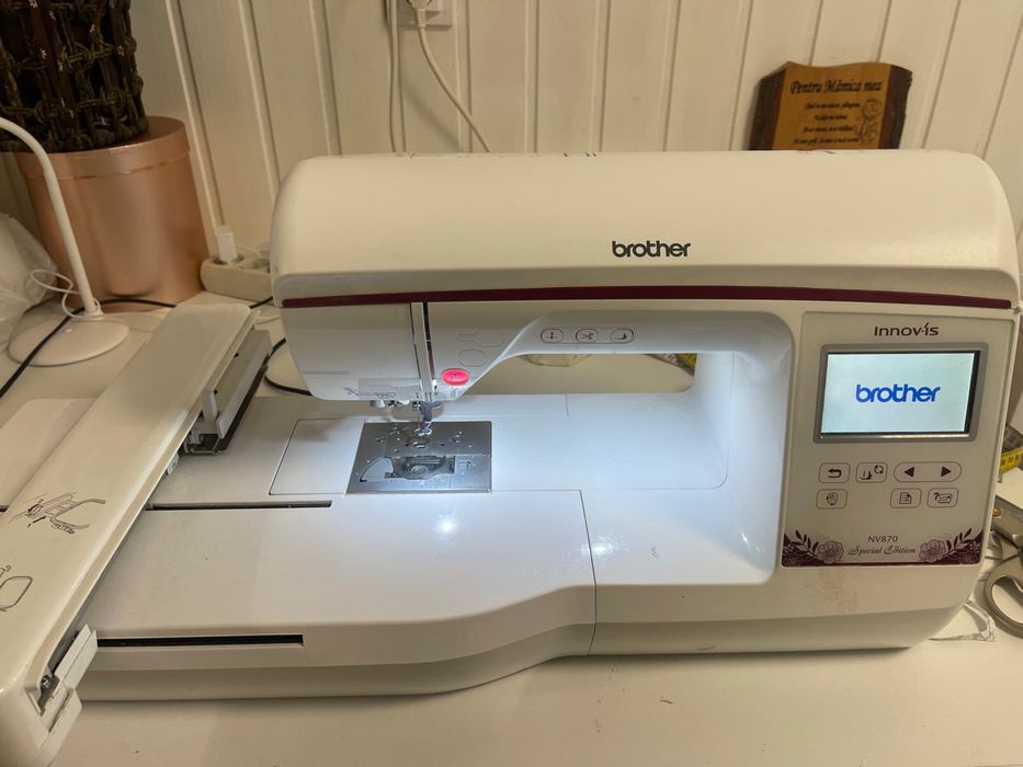 Masina de brodat BROTHER INNOV-IS