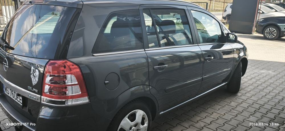 Opel Zafira B  2010,Benzina,
