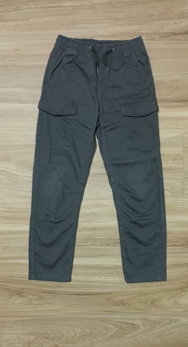 Pantaloni pentru băieți mărimea 146 cm(11 ani)