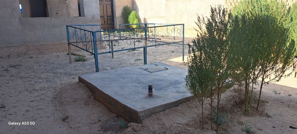 Uy sotiladi 8 sotx 2 xonali uyi bor