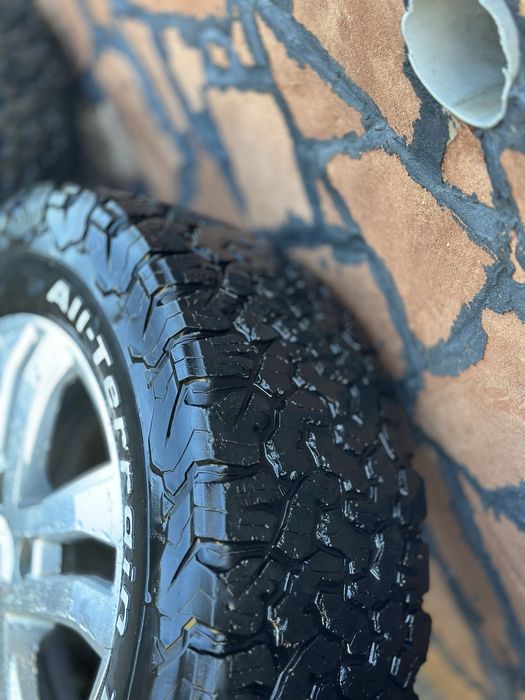 Продам диски с шинами грязовые