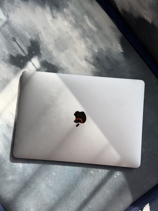 MacBook Pro 13-inch Apple M1 chip