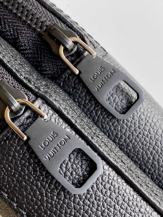 Мъжка чанта Louis Vuitton – черна, налична