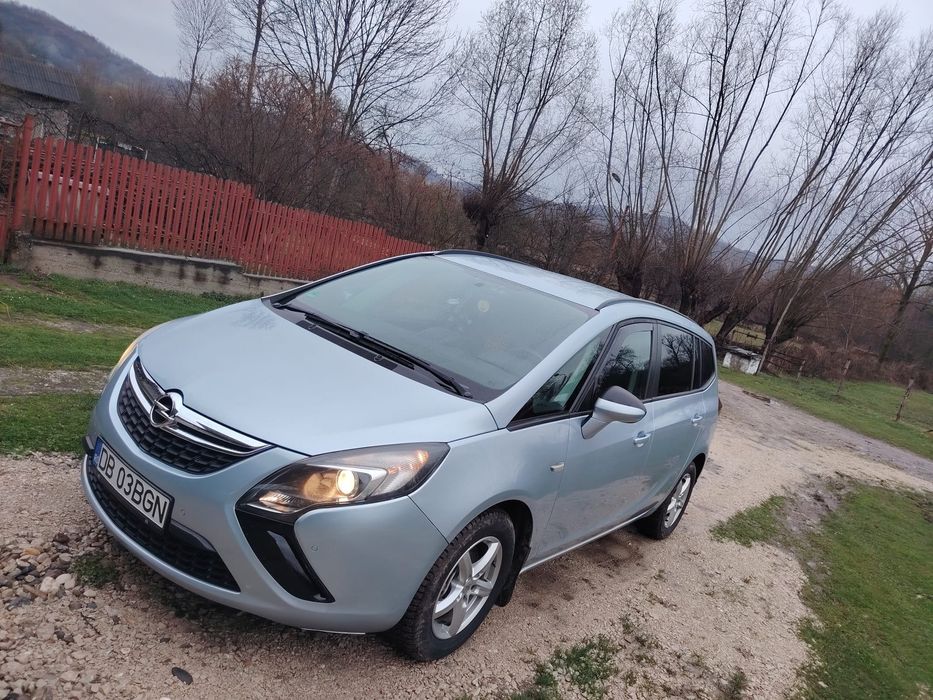 De vânzare Opel Zafira 2016 1.6motorina cu toate actele are totul funcțional.