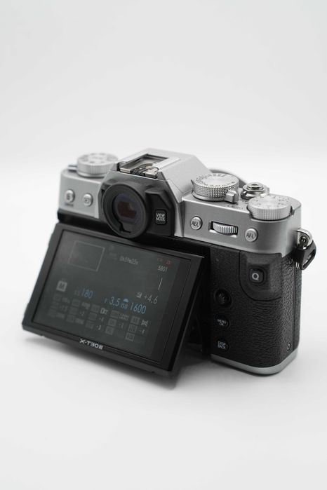 Fujifilm X-T30 III – 26MP, 6.2K + 3 baterii și încărcător