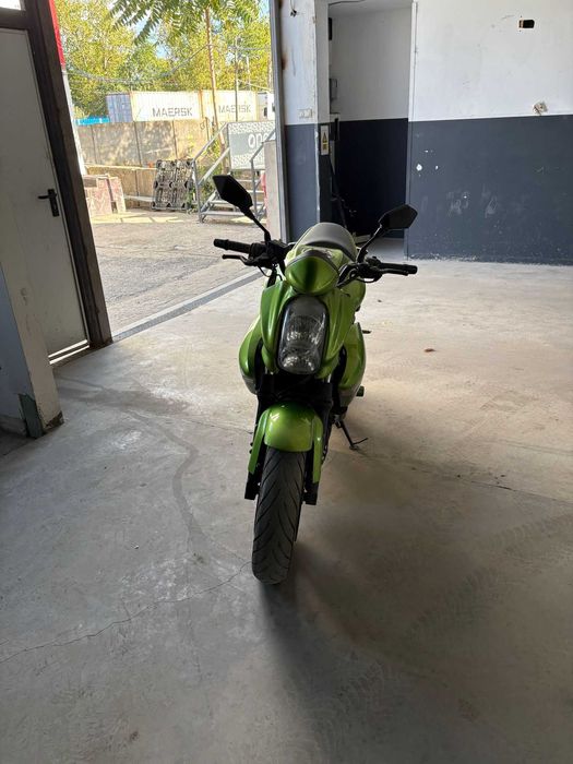 Kawasaki ER-6n cu ABS