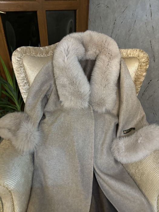 Palton din lana bej cu blana naturala