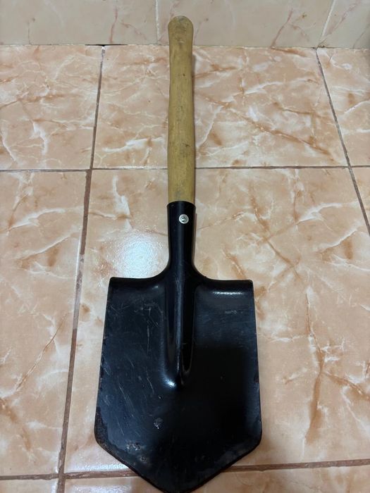 Продам сапёрную лопату