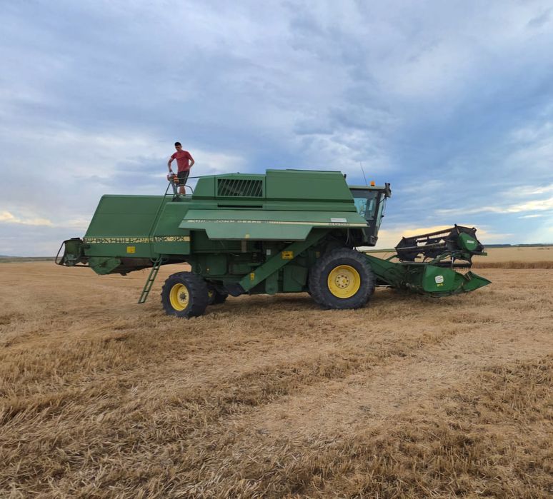 Combină Jhon Deere 2058