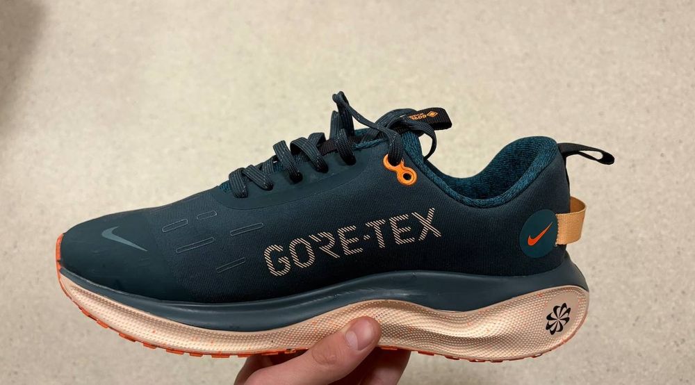 Nike кроссовки 40 размер