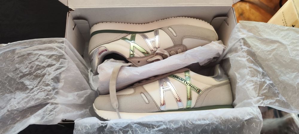 Нови маратонки номер 38