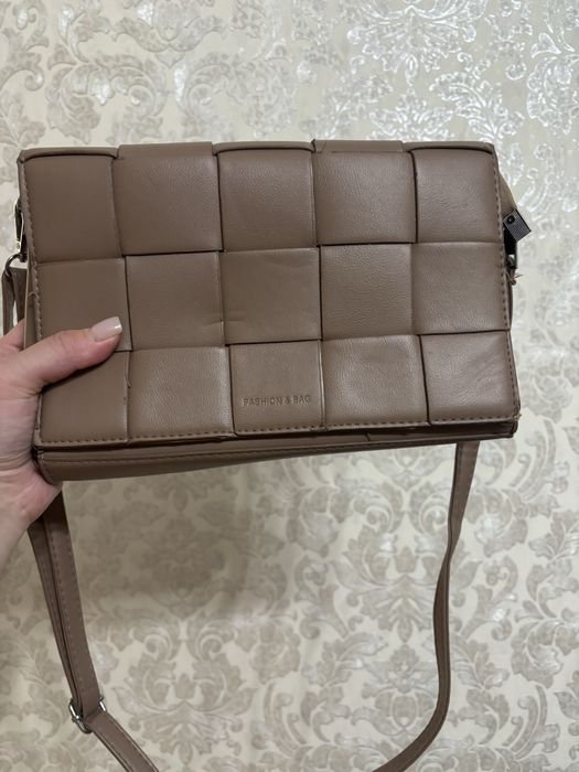 Продам женскую сумочку