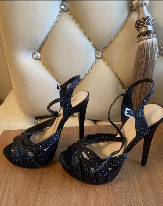 Продам летние босоножки 38 р