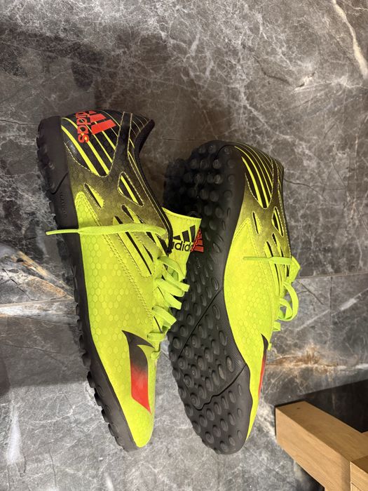 Футболни обувки adidas messi