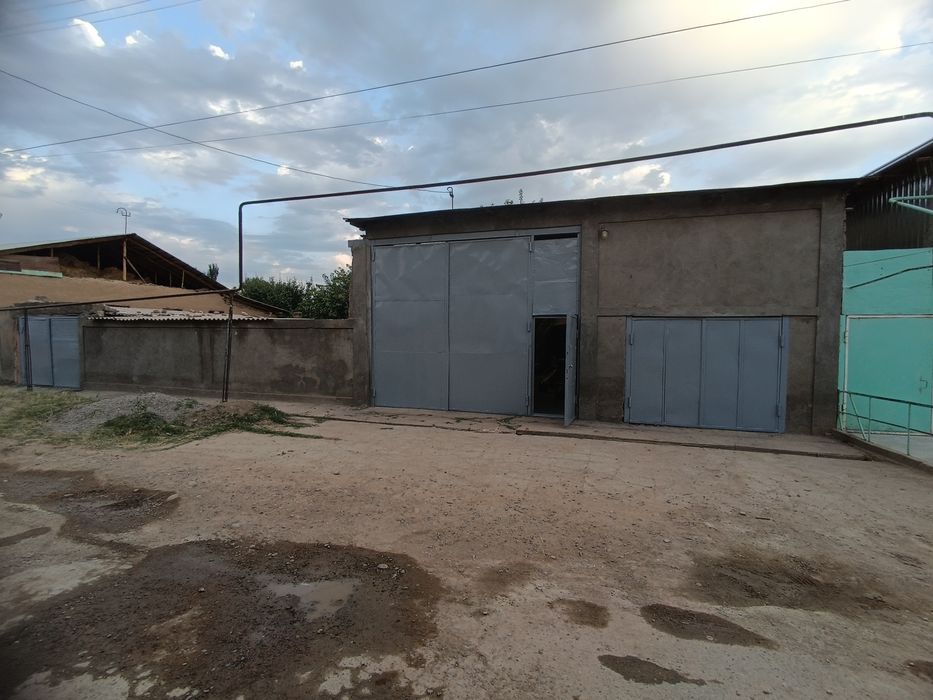 Srochna Qibray Krupiski mahallada 10 dorixona hovli sotiladi